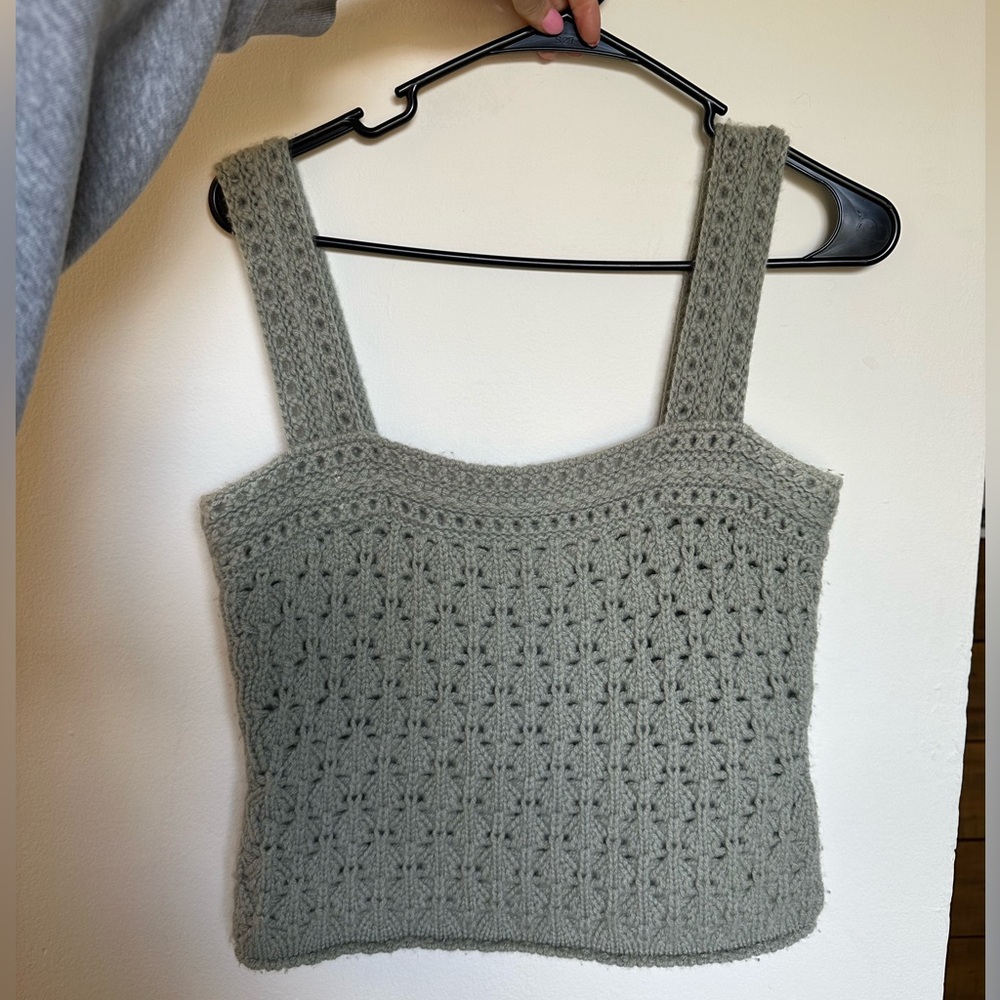 100% wool Vince top